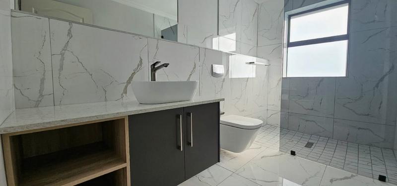 To Let 3 Bedroom Property for Rent in Hartenbos Heuwels Western Cape